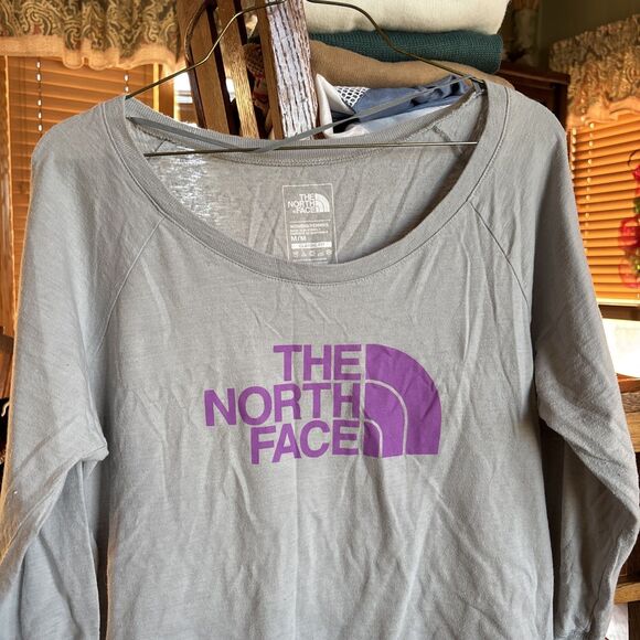 The North Face Gray Purple Logo Scoop Neck 3/4 Long Sleeve T-Shirt Med Women’s - Picture 2 of 5
